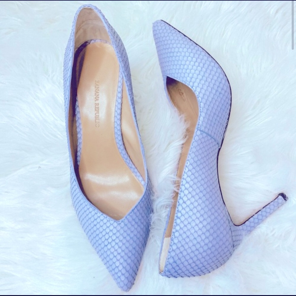 Banana Republic Blue Snakeskin Pumps | Size 7